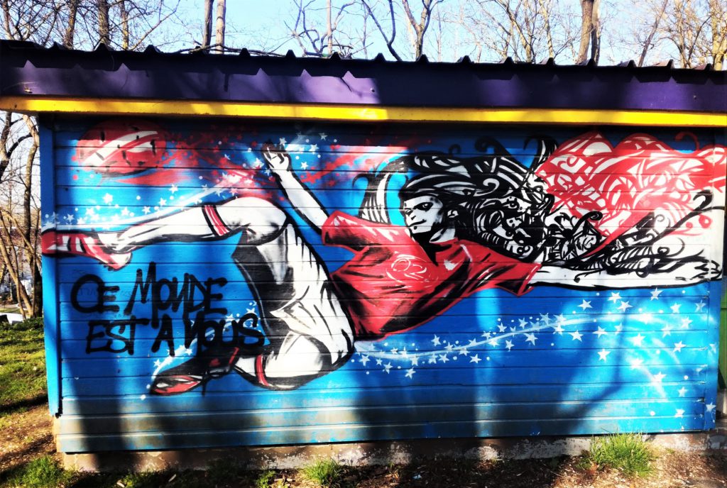 Graffiti montrant un joueur de foot