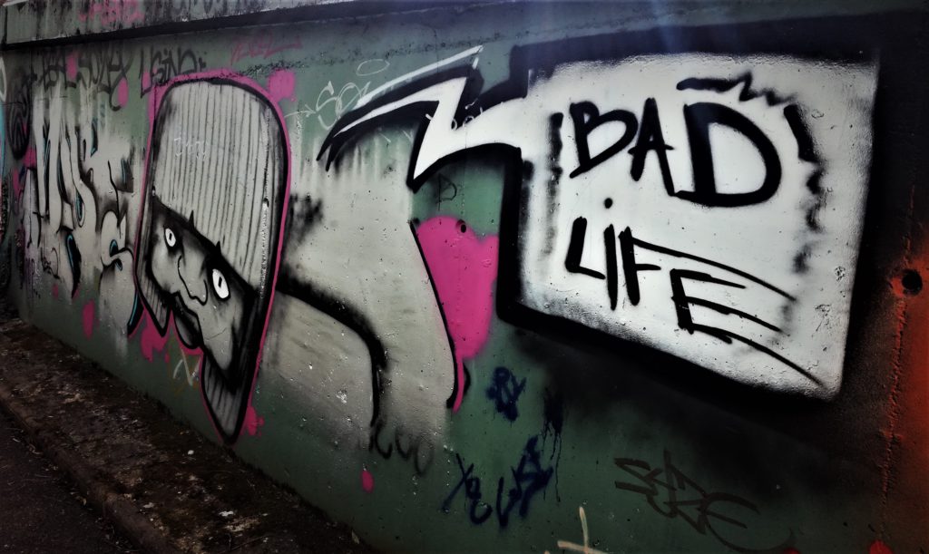Graffiti écrit bad life