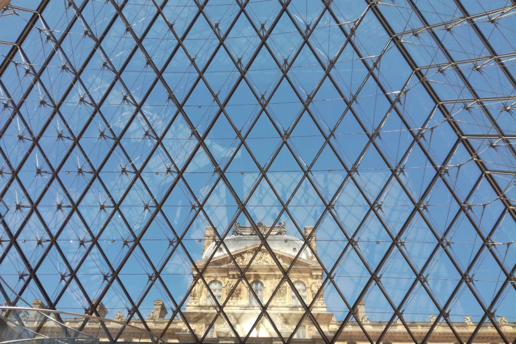 Pyramide du Louvre