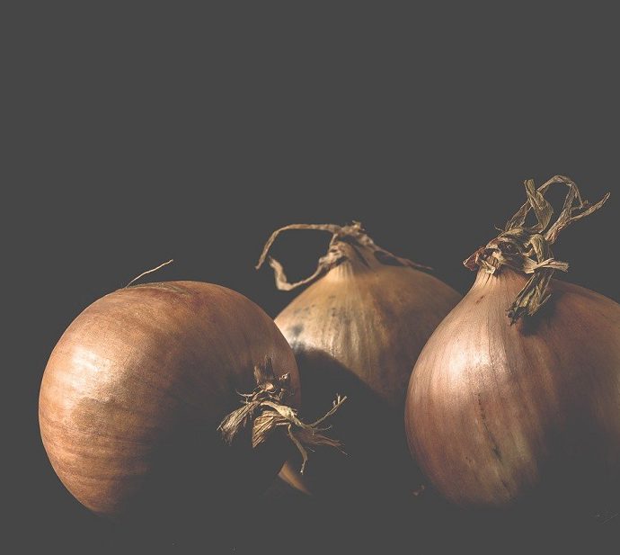 Technique culinaire : 3 façons de couper un oignon